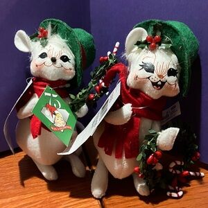 NWT Annalee Pair of 6” Yuletide Mice w/Green Hat #774505 1 mouth open, 1 closed